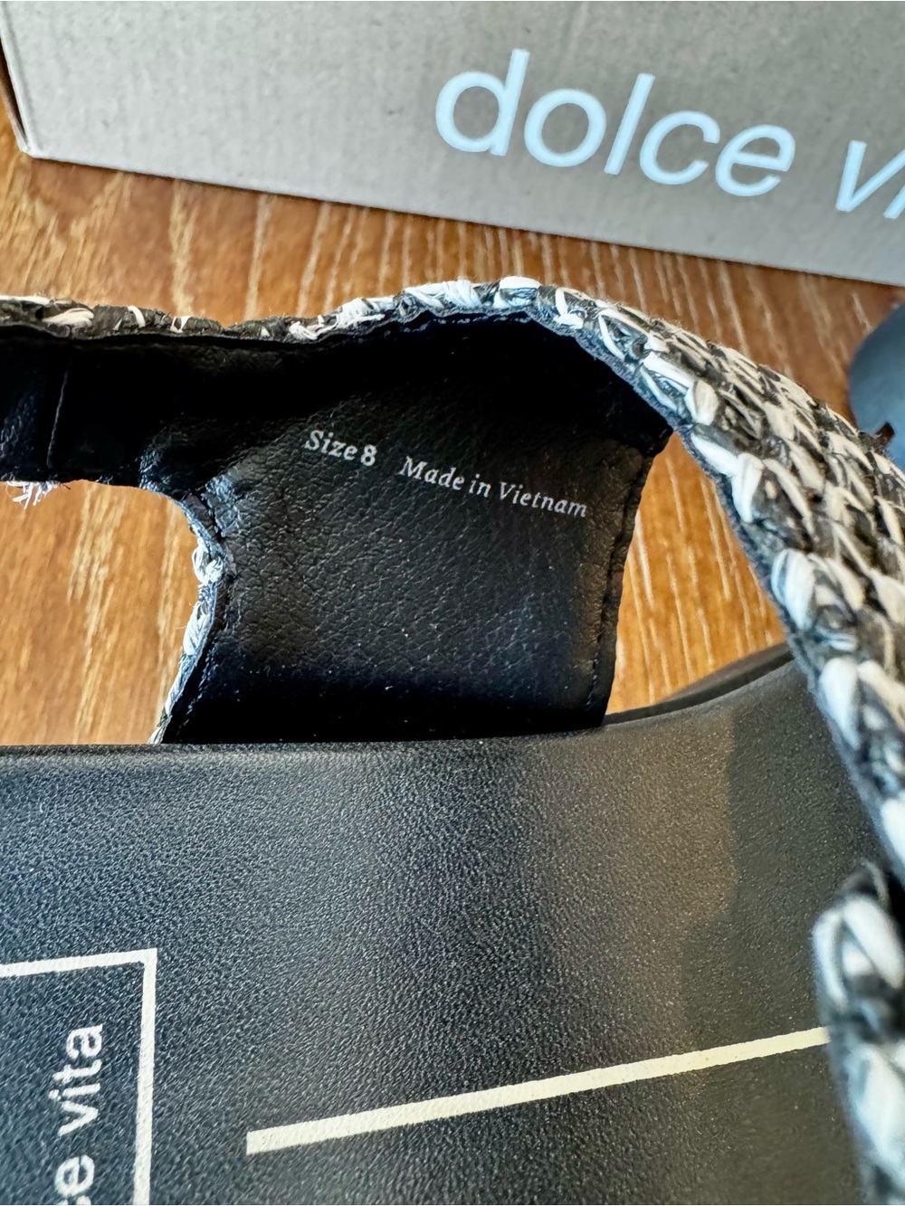 NIB Dolce Vita Palda b&w raffia sandal 8 - Picture 9 of 14